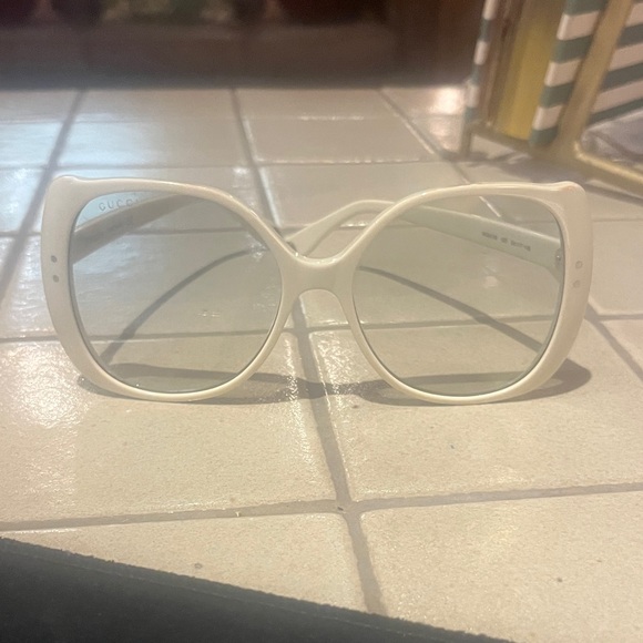 Gucci sunglasses GG04725 Ivory oversized - Picture 7 of 10